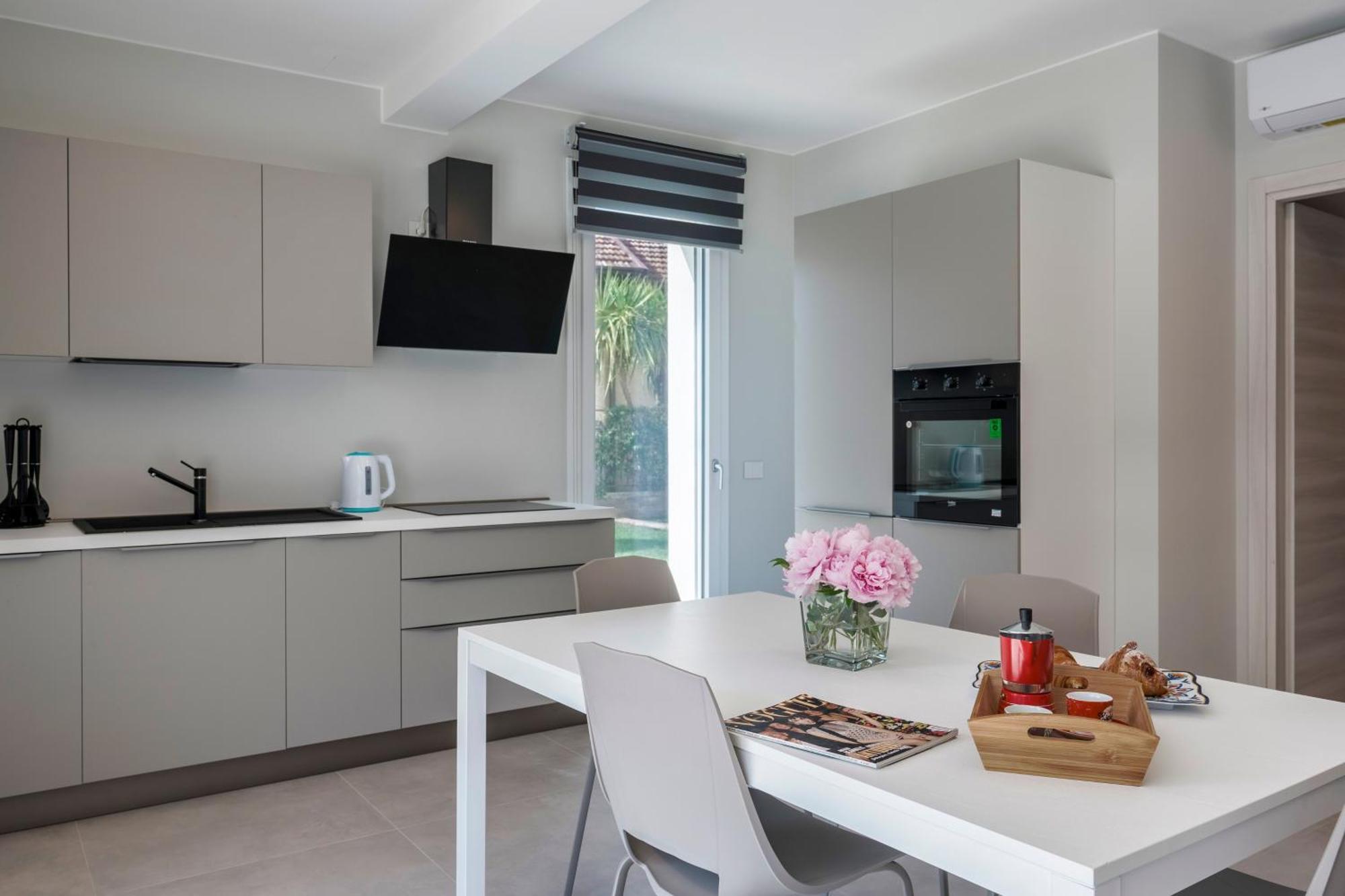 Malvezzi Apartments 데센자노델가르다 외부 사진