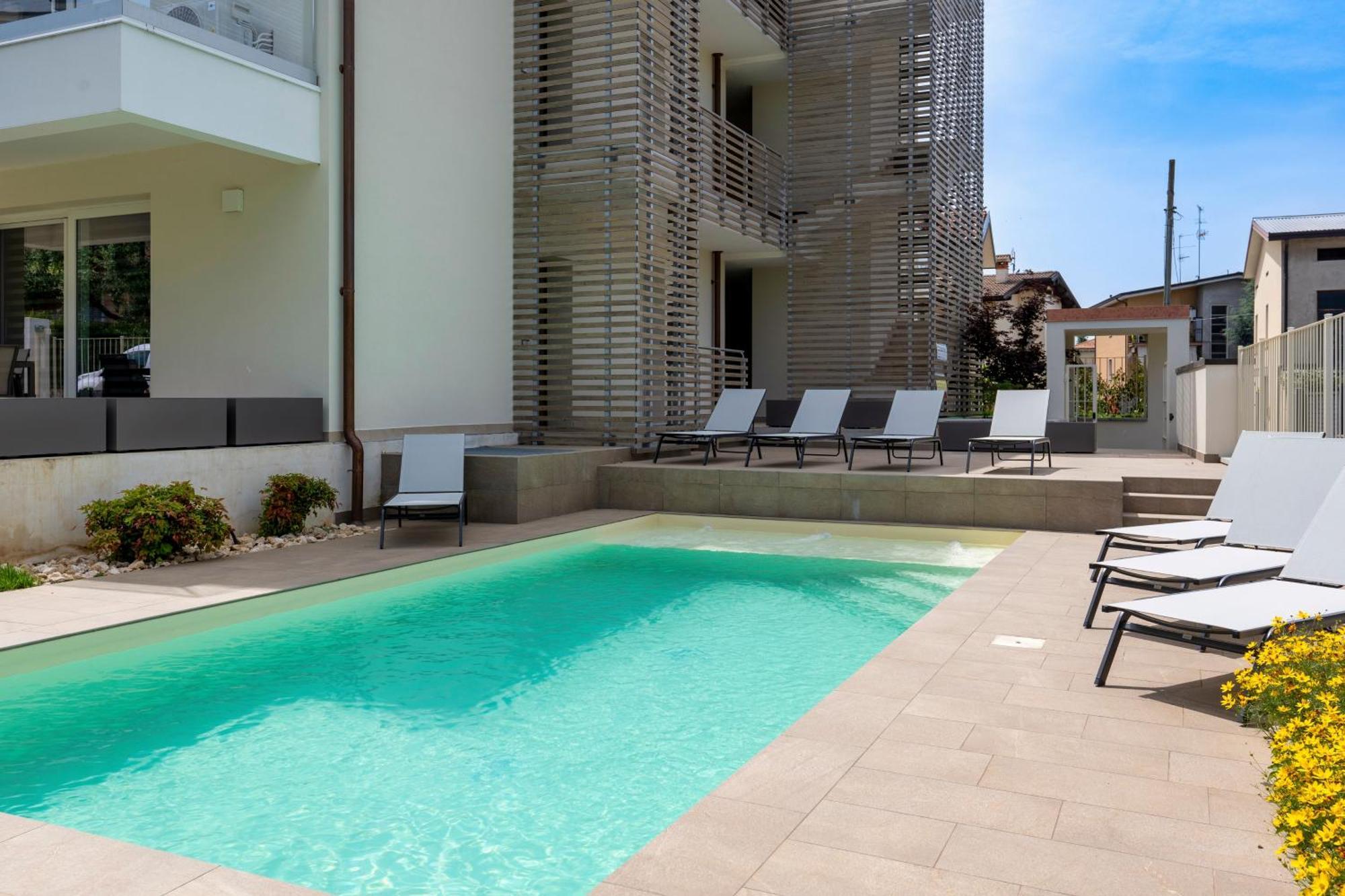 Malvezzi Apartments 데센자노델가르다 외부 사진