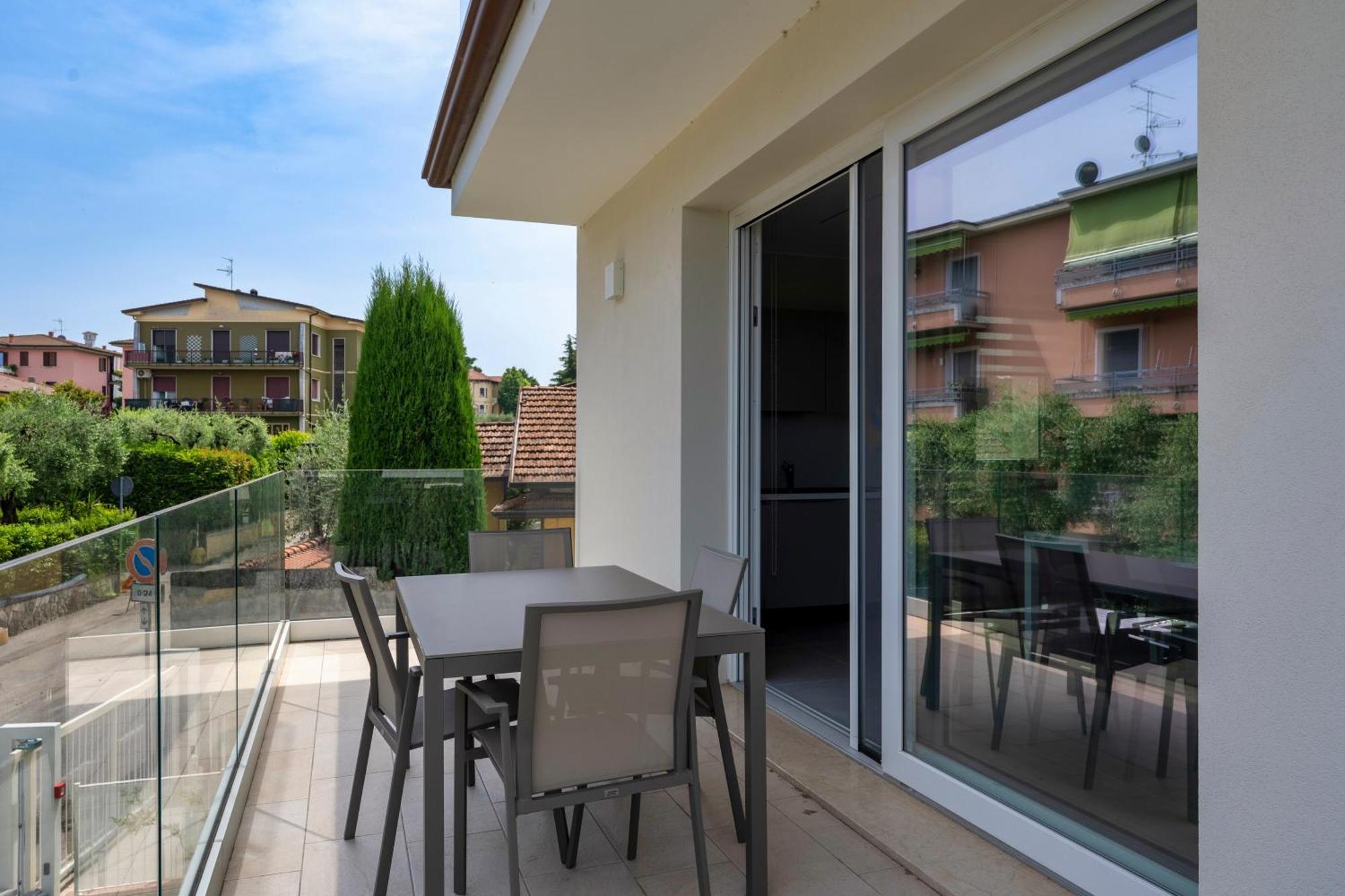 Malvezzi Apartments 데센자노델가르다 외부 사진