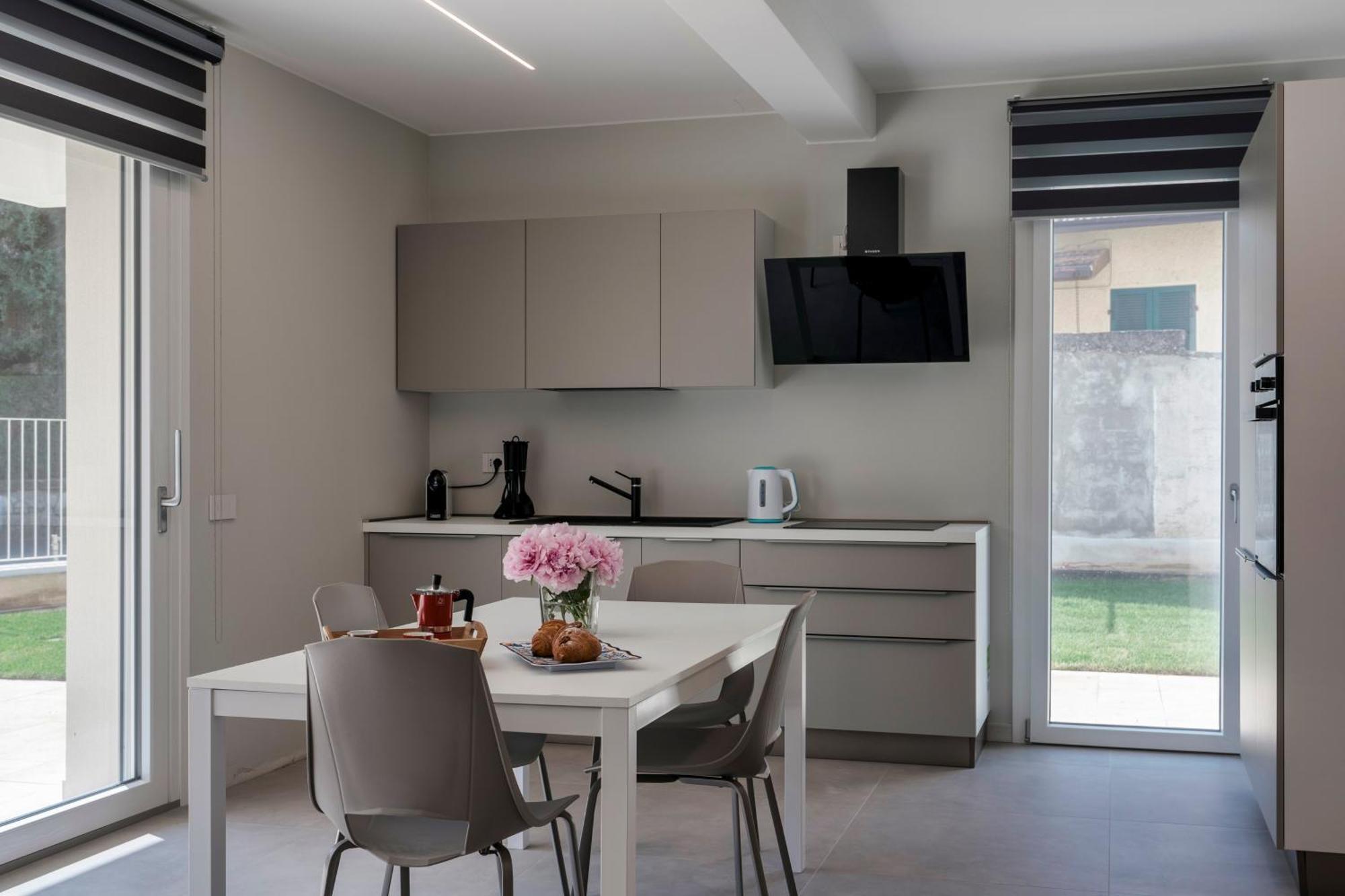 Malvezzi Apartments 데센자노델가르다 외부 사진