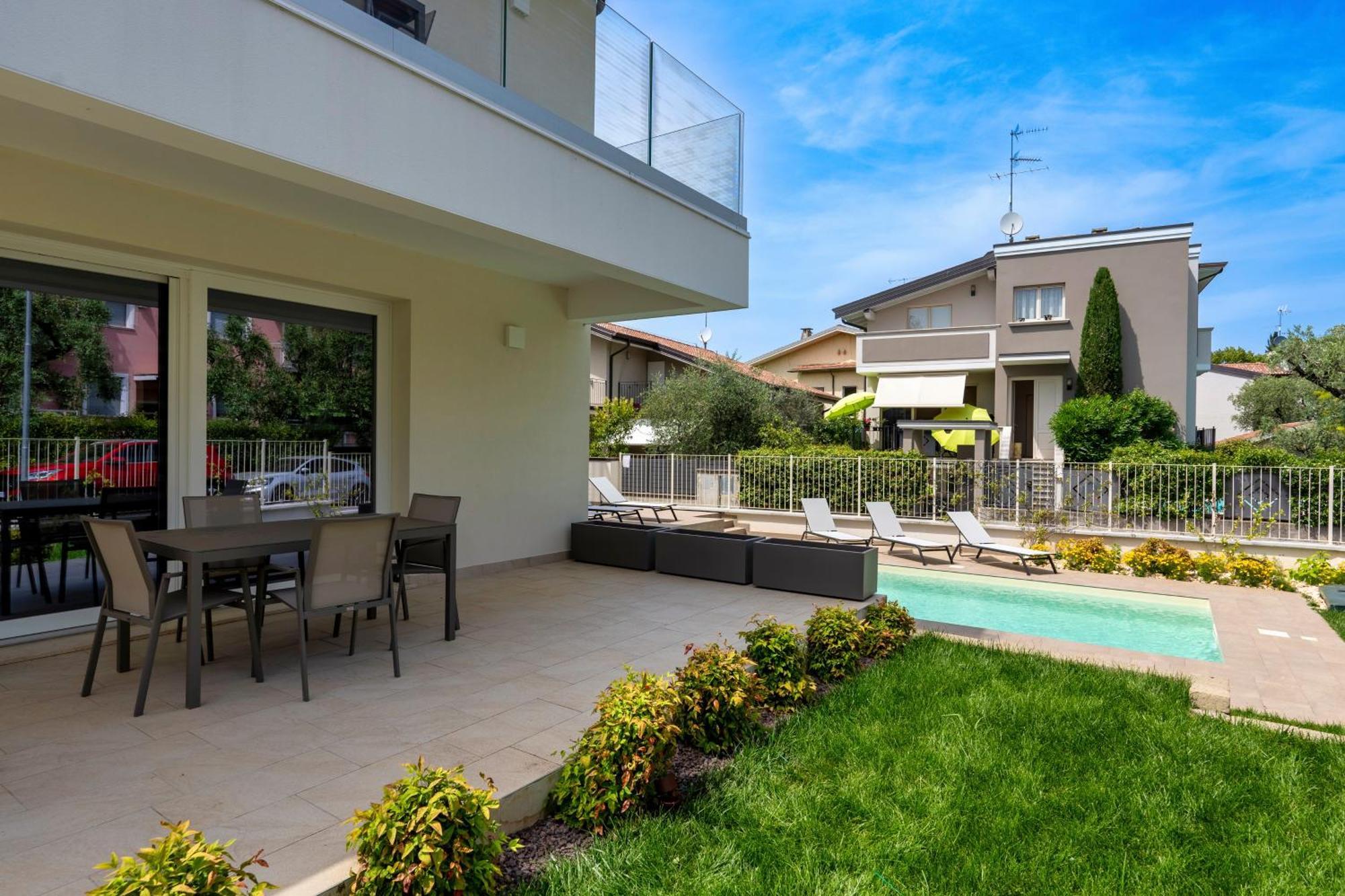 Malvezzi Apartments 데센자노델가르다 외부 사진