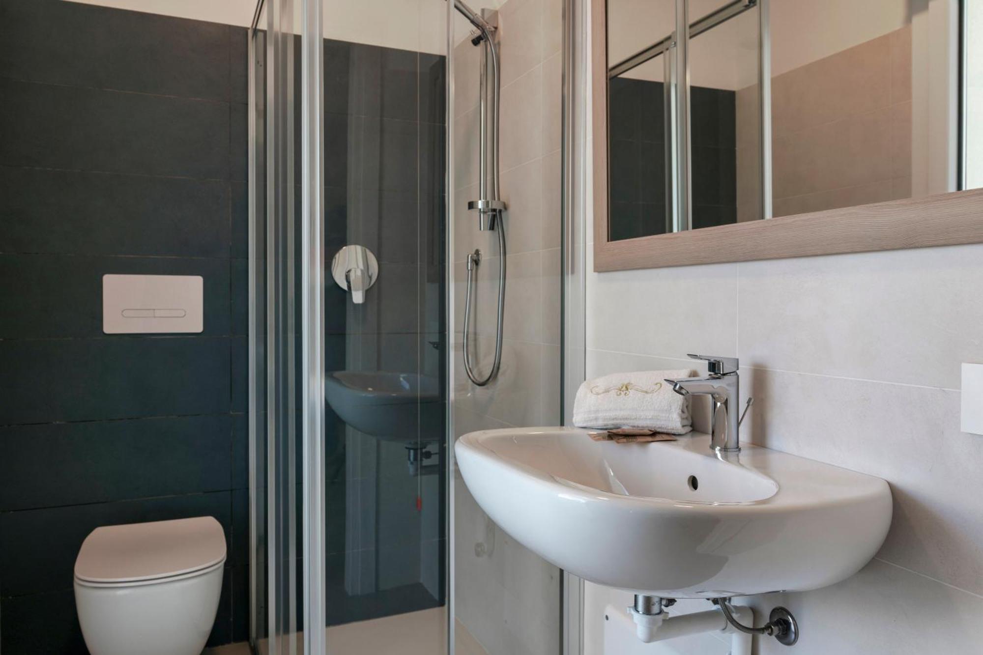 Malvezzi Apartments 데센자노델가르다 외부 사진