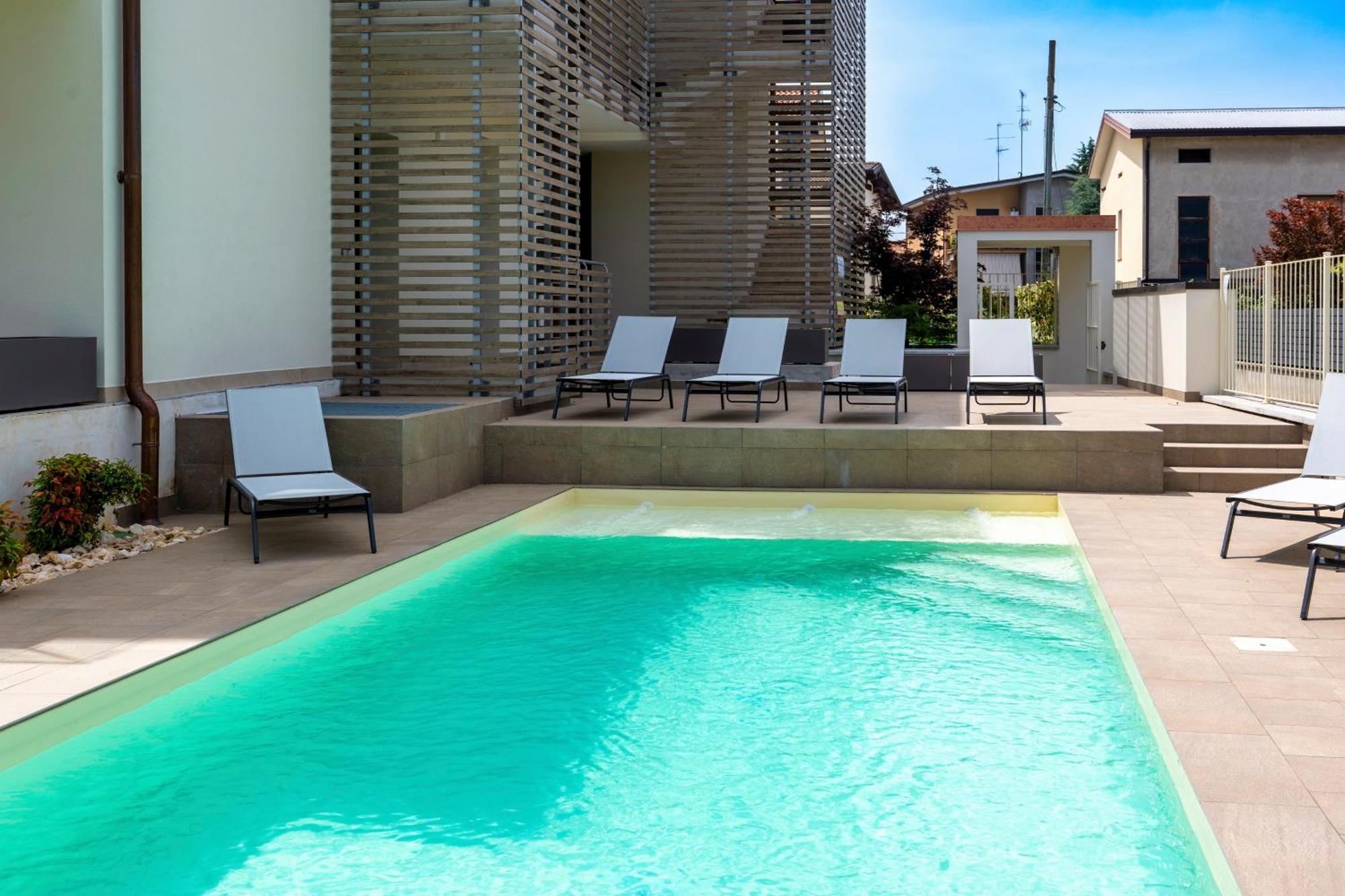 Malvezzi Apartments 데센자노델가르다 외부 사진