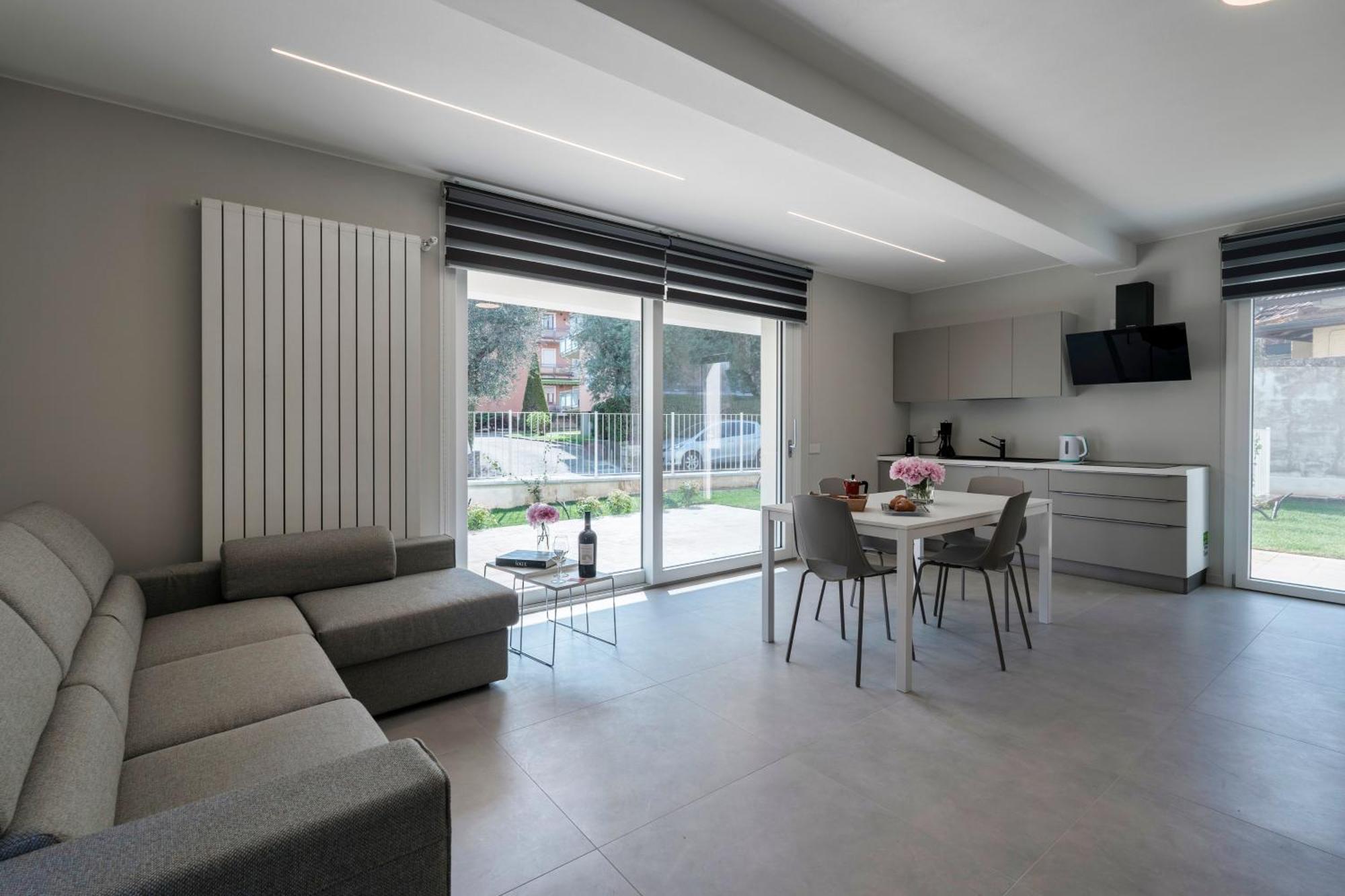 Malvezzi Apartments 데센자노델가르다 외부 사진