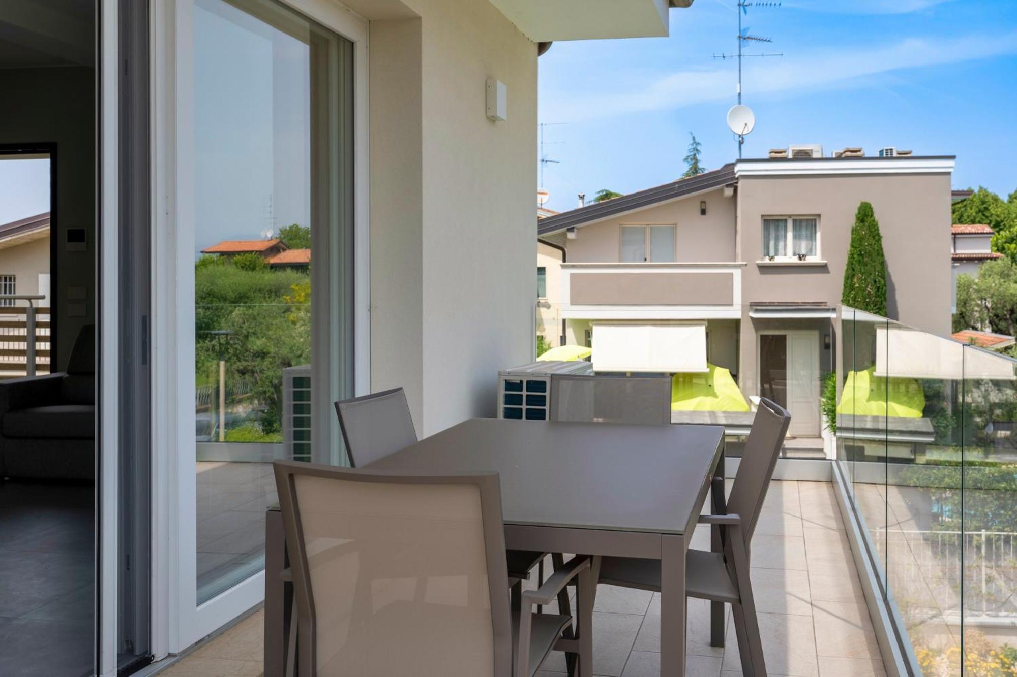 Malvezzi Apartments 데센자노델가르다 외부 사진
