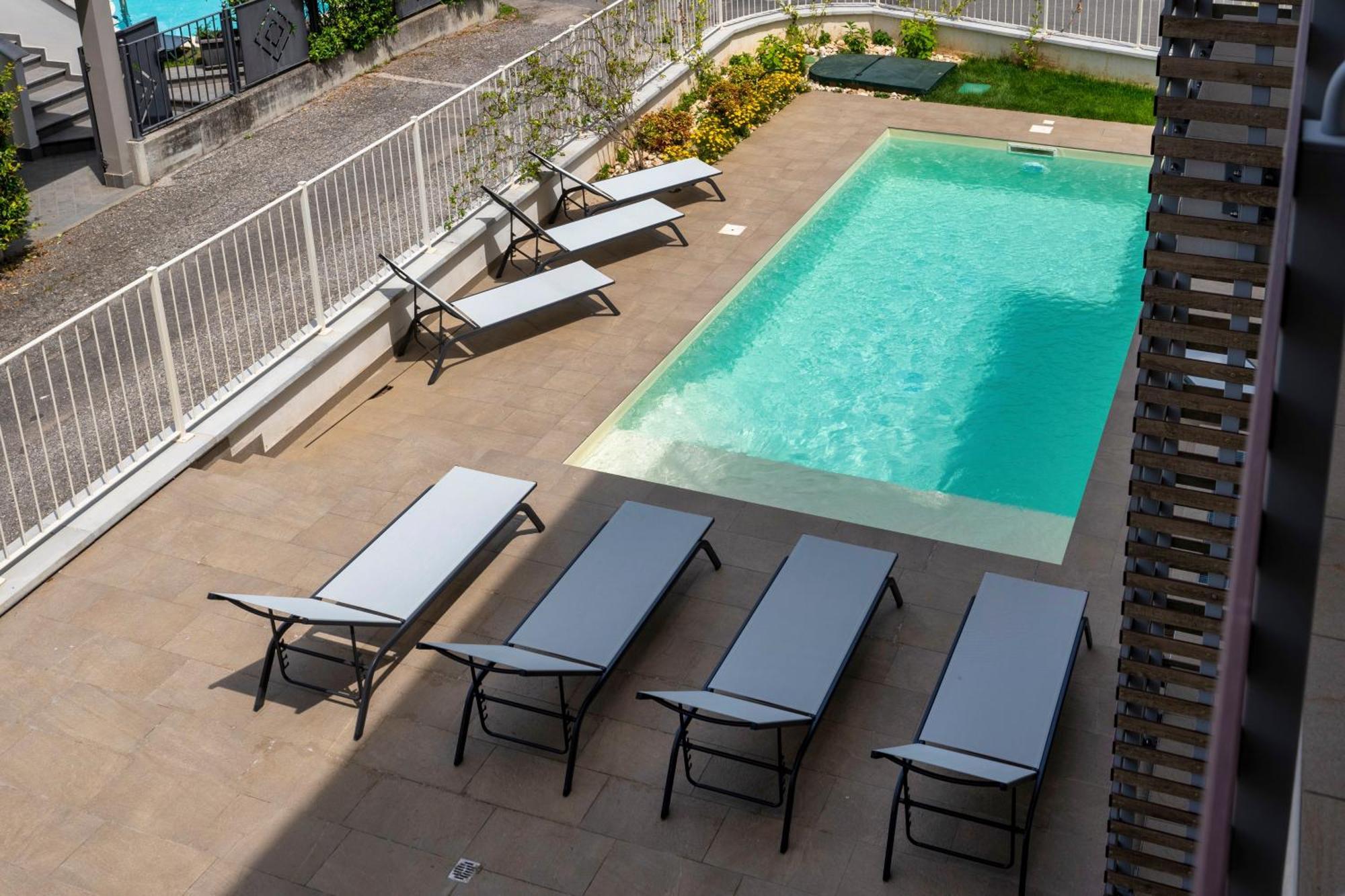 Malvezzi Apartments 데센자노델가르다 외부 사진